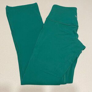 Lululemon Align Mini Flare 28” size 4 Cascadia Green!